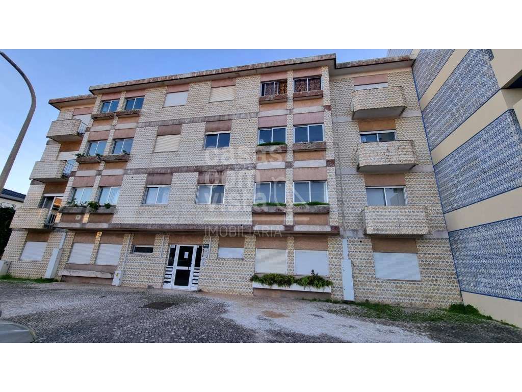 Apartmento T3+1 encontra-se situado numa das zonas mais nobres e ce... - Grande imagem: 3/15