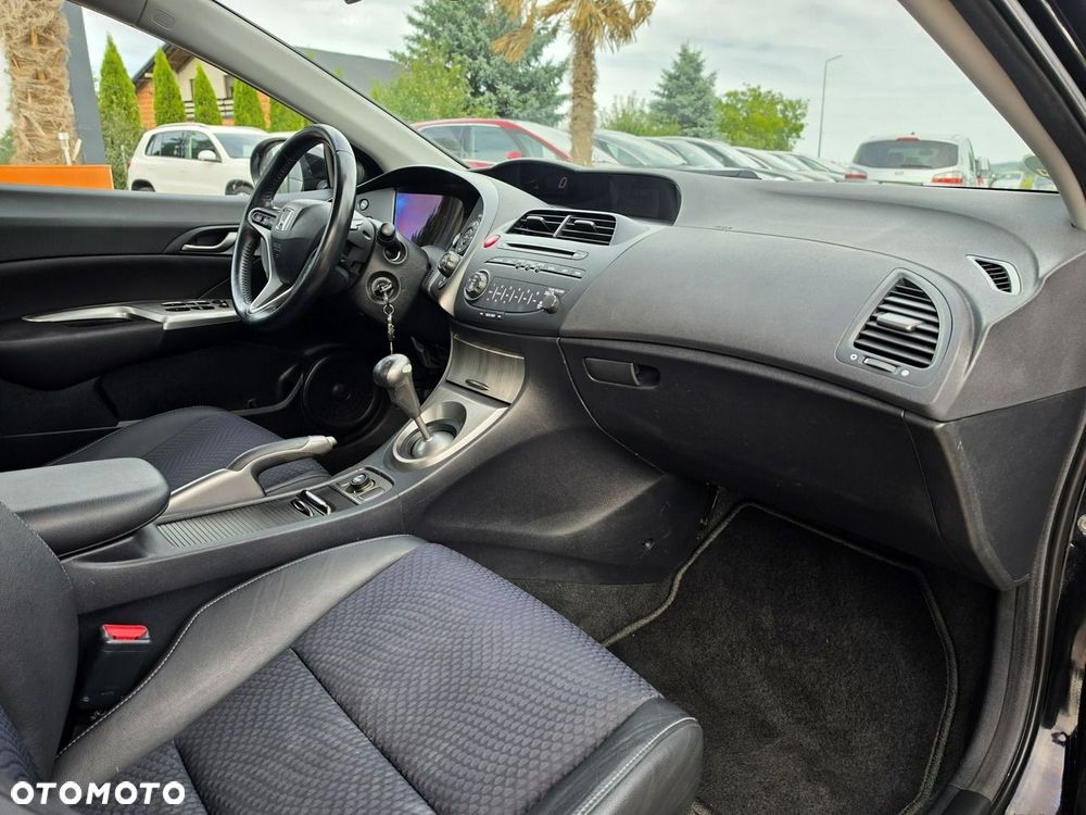 Honda Civic 1.8 Sport - 32