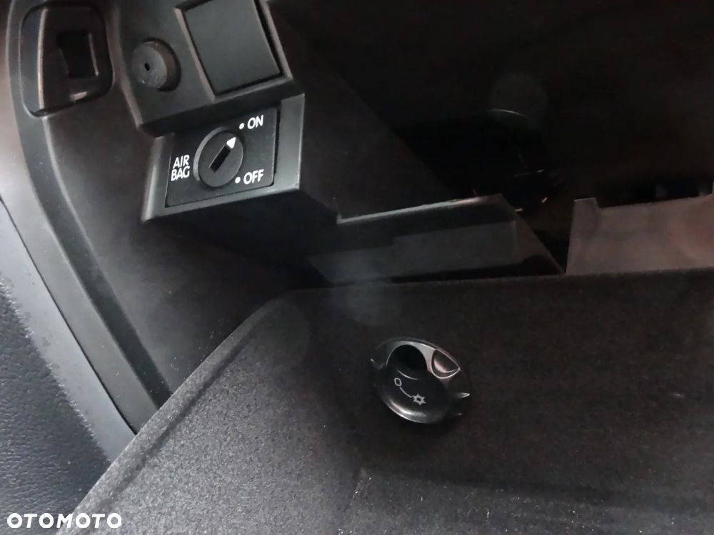 Volkswagen Golf 1.6 Comfortline - 32