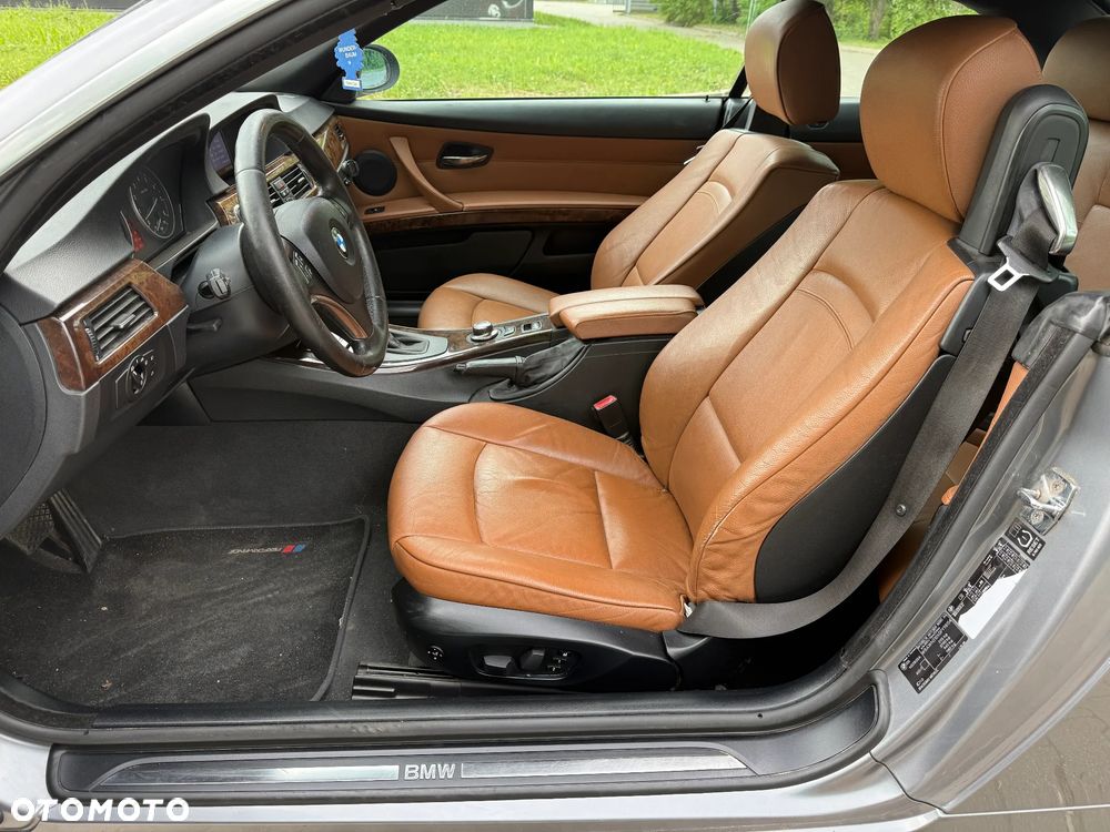 BMW Seria 3 325i Edition Exclusive - 12