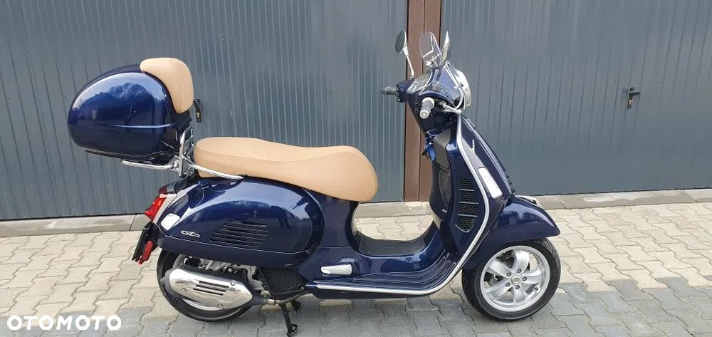 Piaggio Vespa - 2