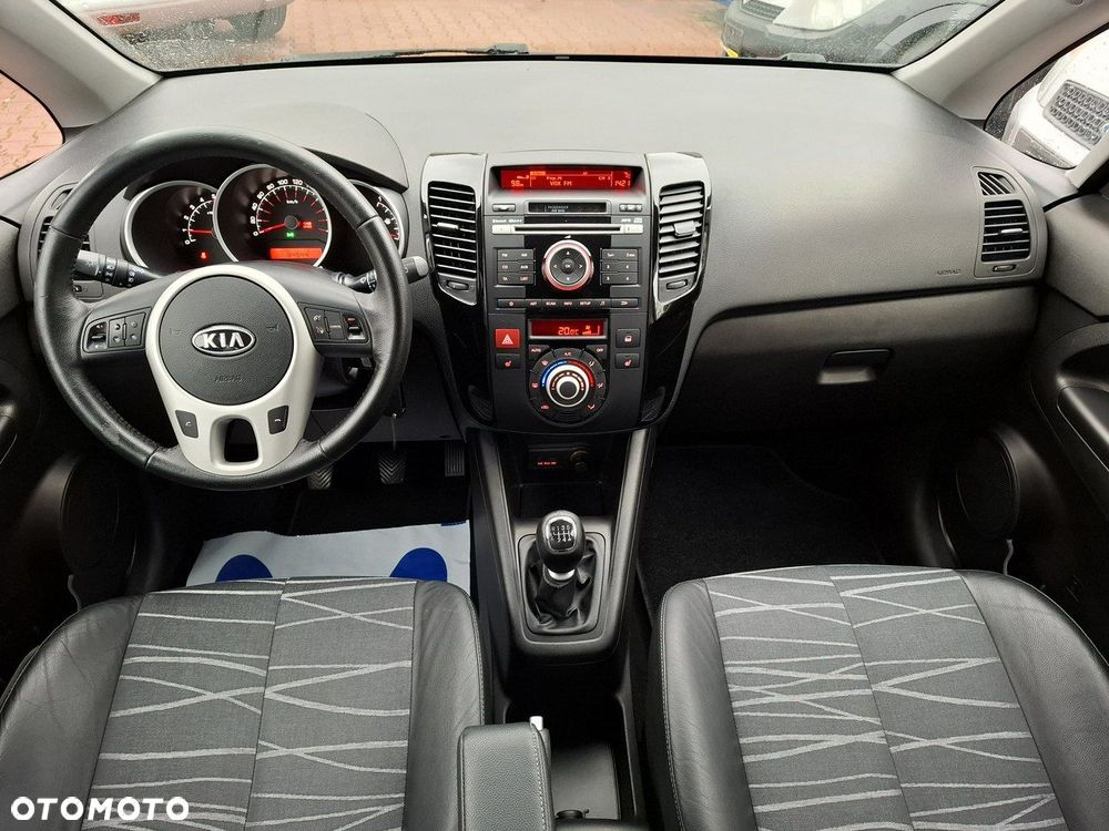 Kia Venga 1.6 CRDi 128 Business Line - 11