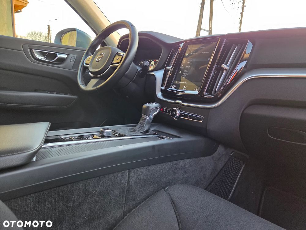 Volvo XC 60 T4 Momentum - 16