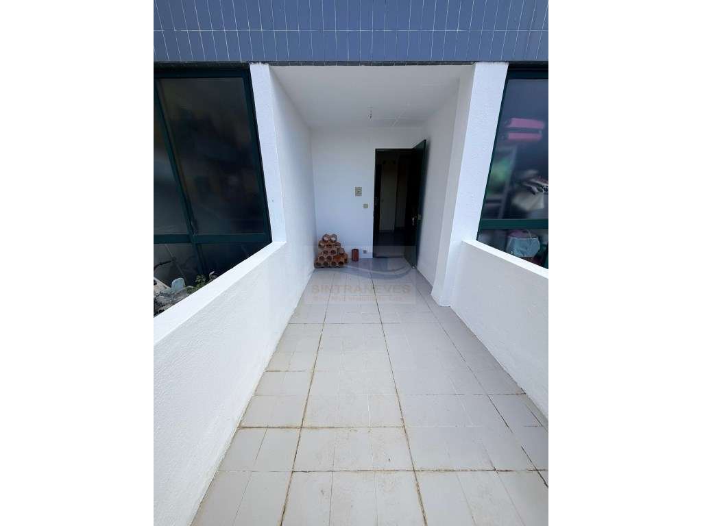 T3 com Elevador, Arrecadação e Varanda Espaçosa no Feijó, Almada - Grande imagem: 4/16
