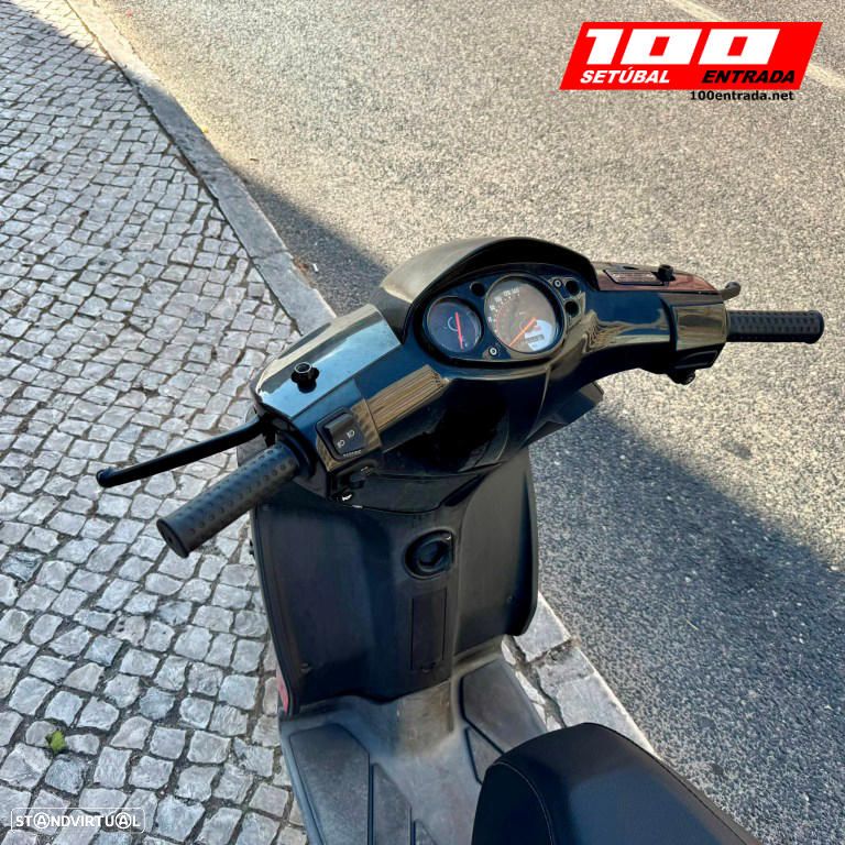 Aprilia SR 125 - 15