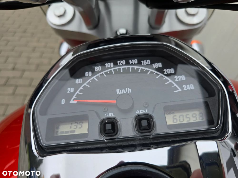 Suzuki Boulevard - 10