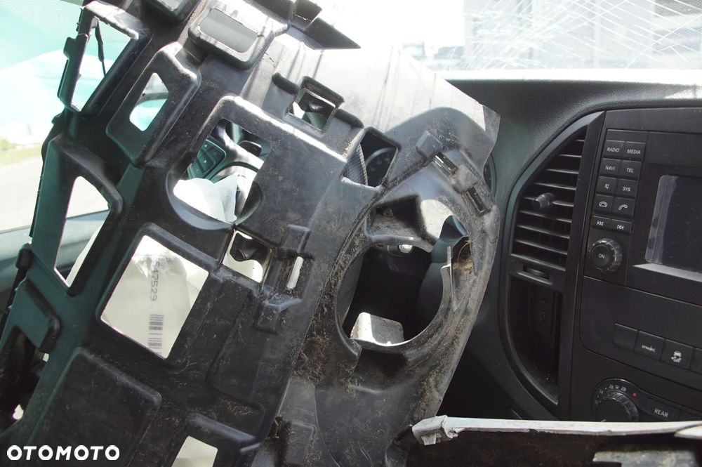 Auto na części - Mercedes Vito W447 116 CDI Lift 2.0 CDI 136 KM BlueTEC OM654 654920 725005 9147 2019R Silnik Skrzynia Drzwi Klapa Zderzak Lusterko Deska Kokpit Sterownik Moduł Czujnik Licznik Kierownica Wyświetlacz - 10