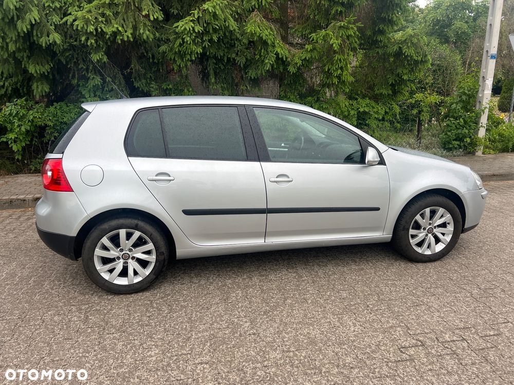 Volkswagen Golf - 10