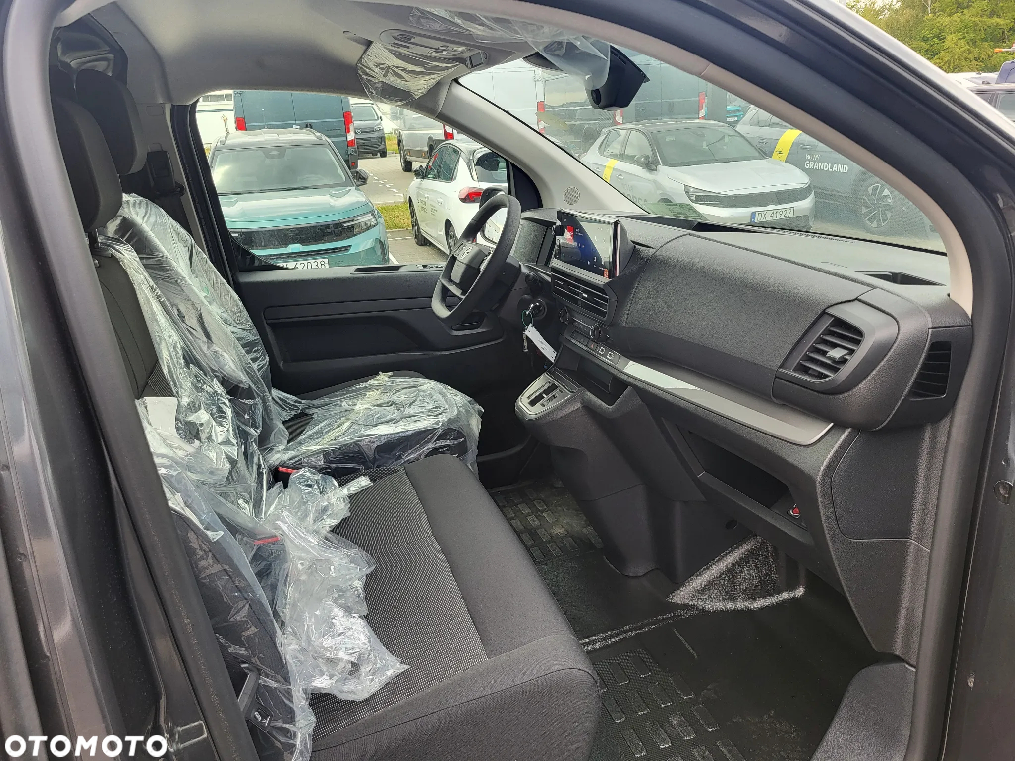Opel Vivaro - 8