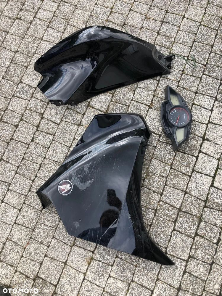 Honda VFR 800  bok osłona błotnik - 3