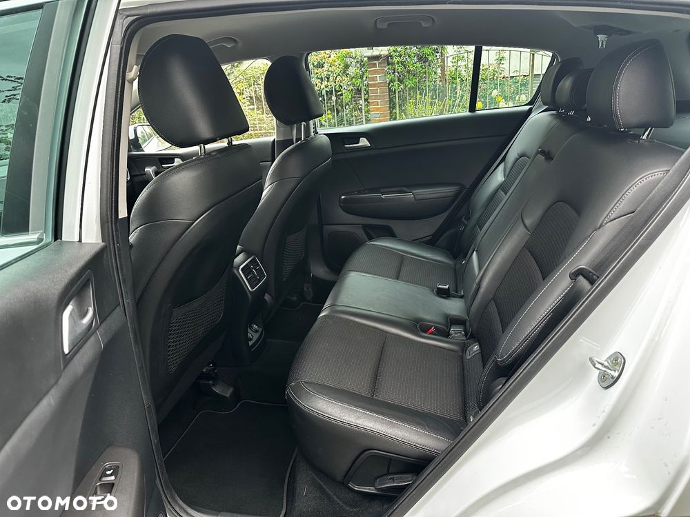 Kia Sportage 1.7 CRDI 2WD Dream-Team Edition - 19