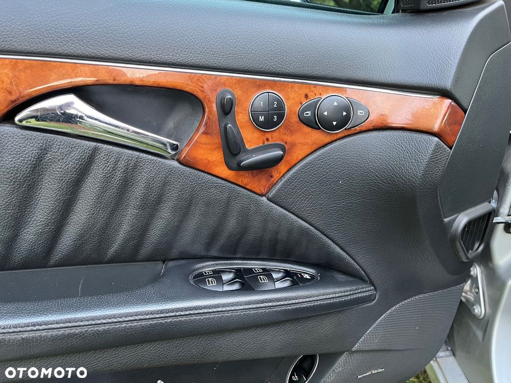 Mercedes-Benz Klasa E 500 4Matic Automatik Avantgarde - 20