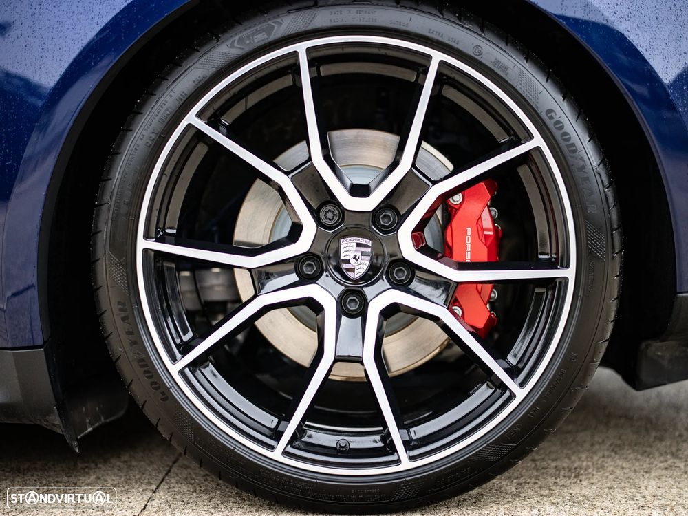 Porsche Taycan 4S - 16