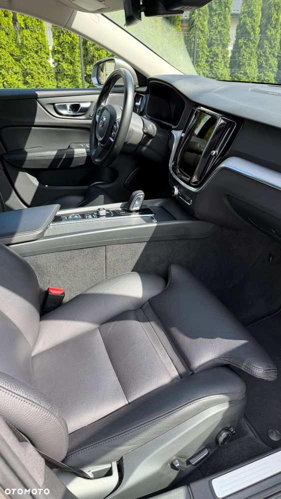 Volvo V60 B4 D Momentum - 7