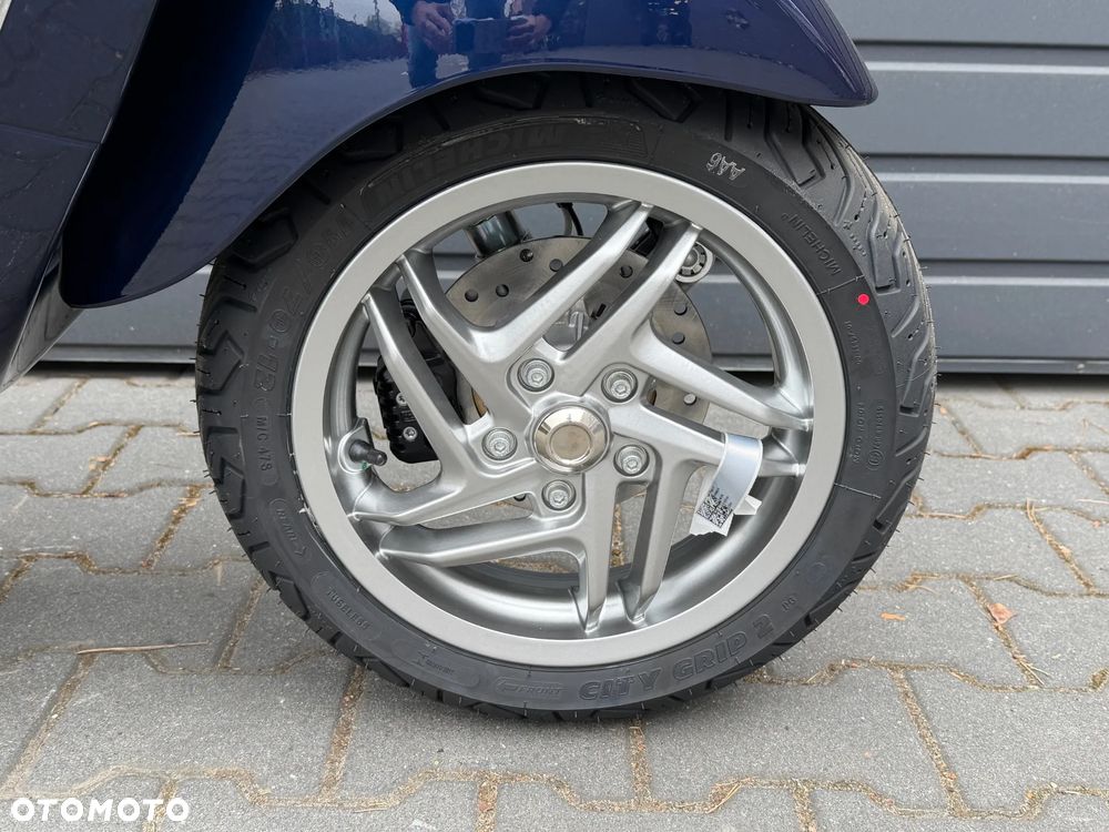 Vespa Primavera - 4