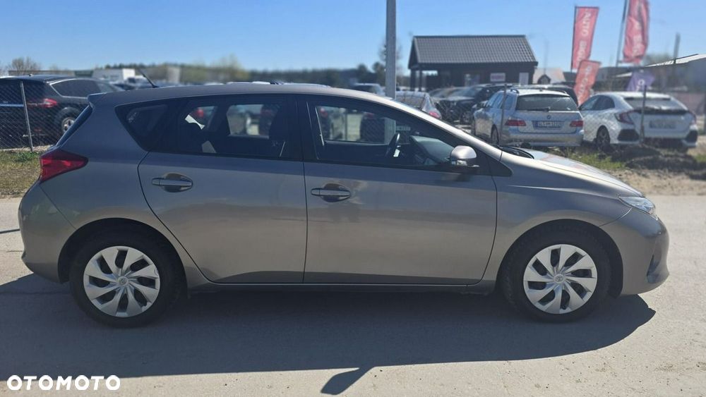 Toyota Auris - 6