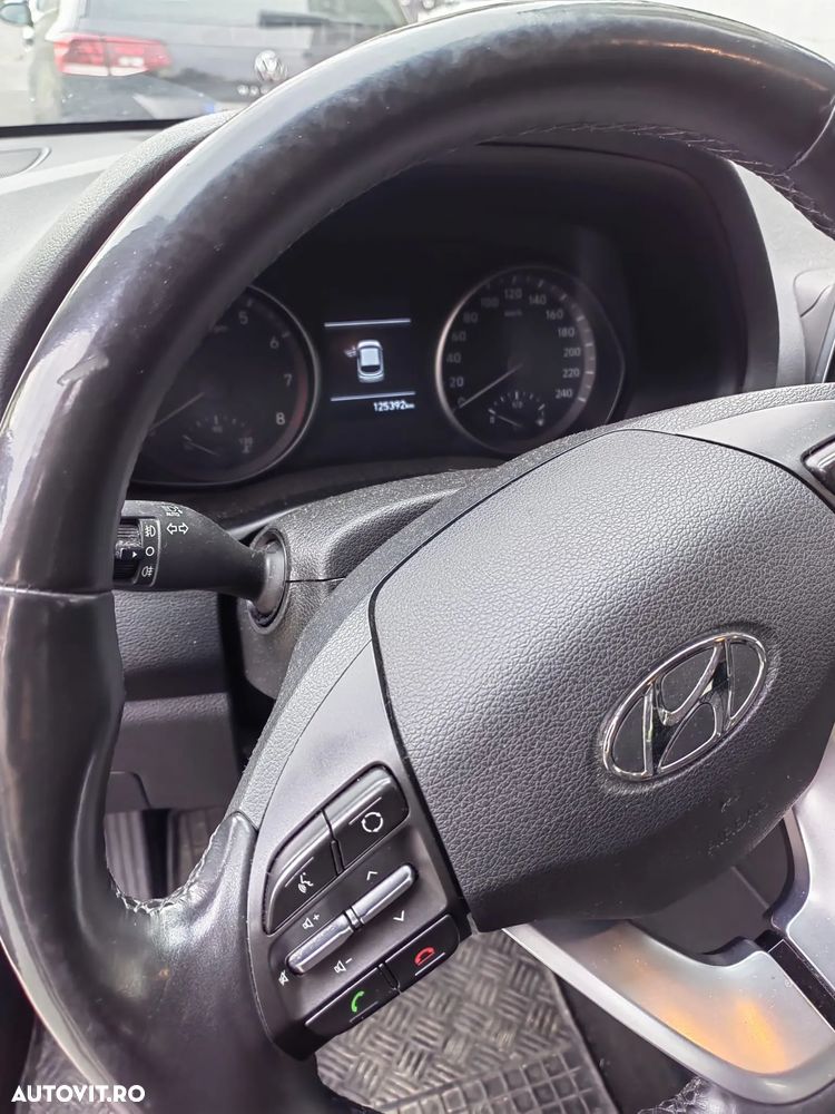 Hyundai i30 1.4 100CP 5DR M/T Highway - 10