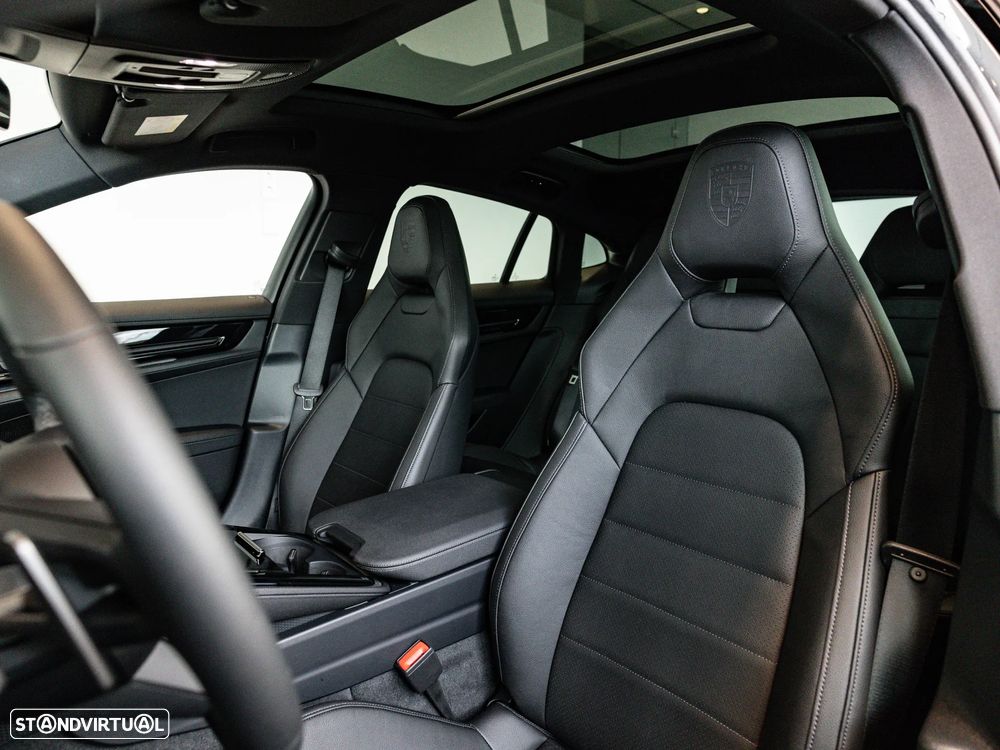 Porsche Panamera - 25