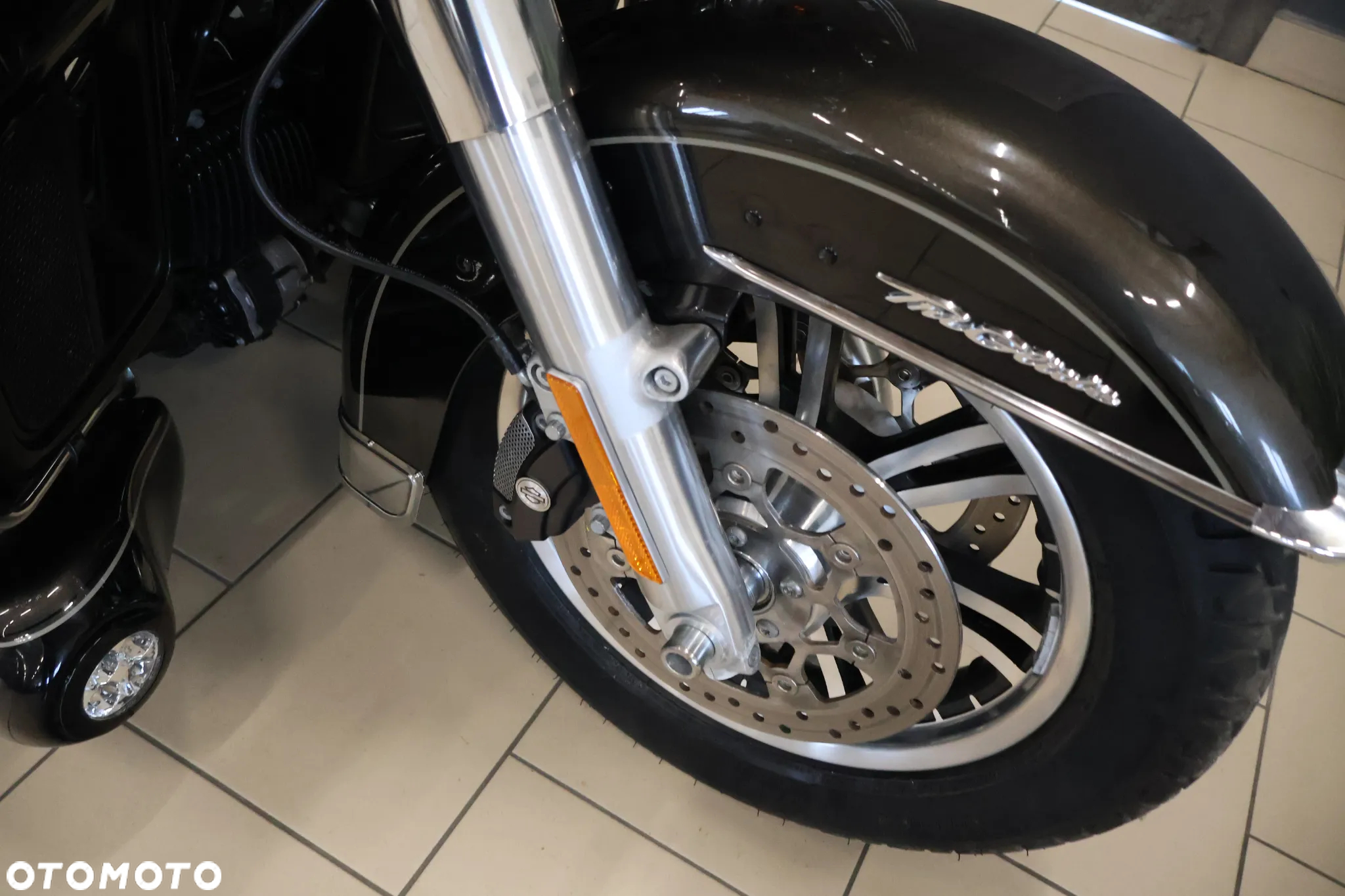 Harley-Davidson Touring Electra Glide - 18