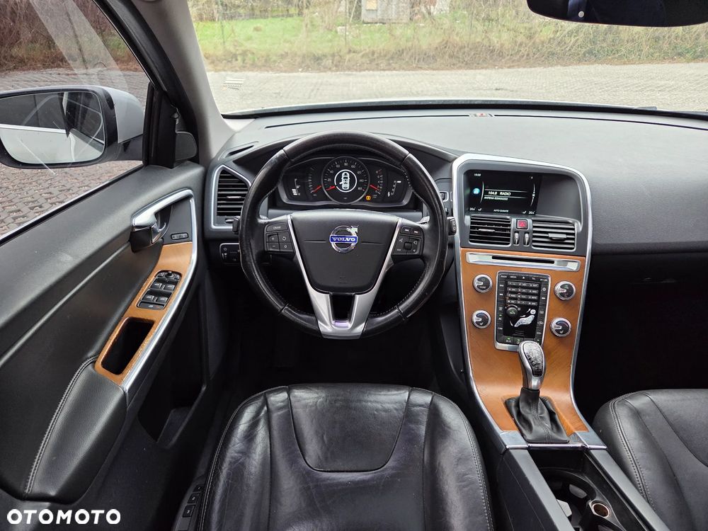 Volvo XC 60 T5 Drive-E Momentum - 10