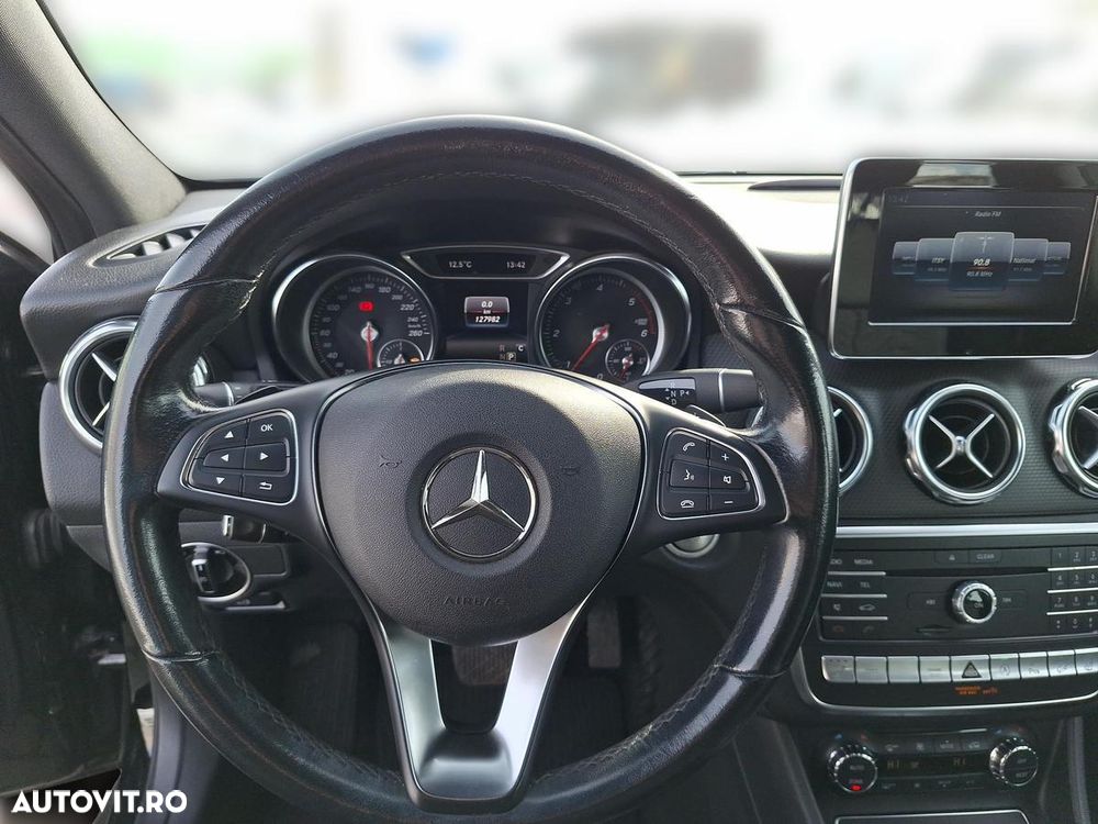 Mercedes-Benz GLA 200 d 4MATIC 7G-DCT Style - 11