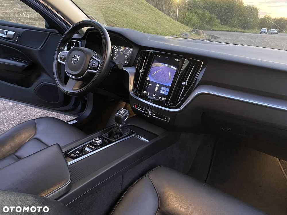 Volvo S60 T5 Momentum Pro - 24