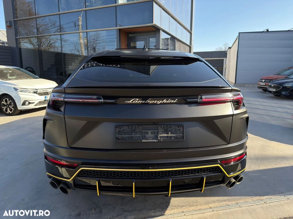 Lamborghini URUS - 13