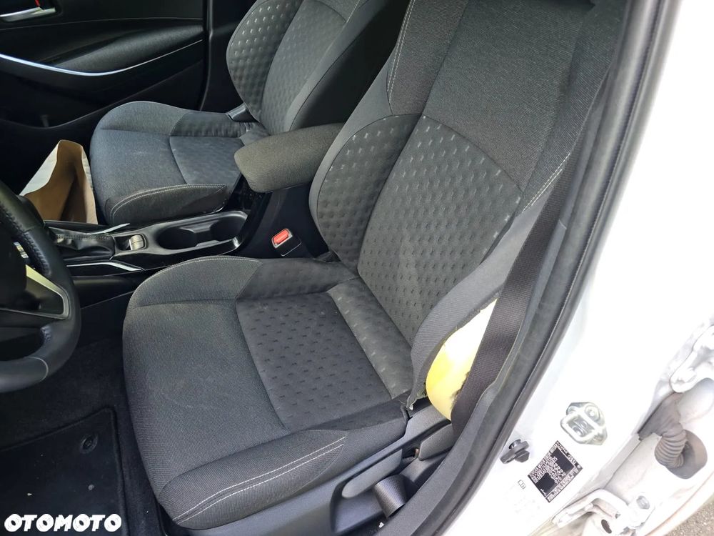 Toyota Corolla 1.8 Hybrid Comfort - 24