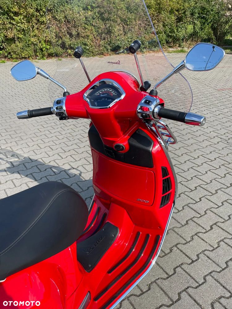 Vespa GTS - 9