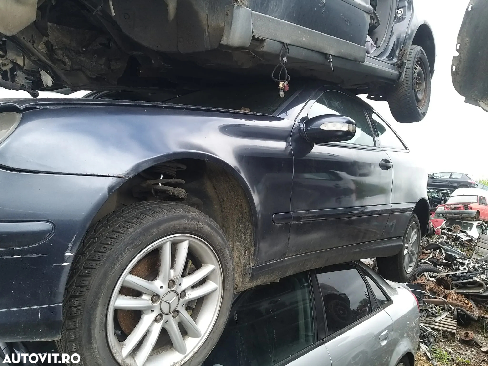 Dezmembram Mercedes Benz E Class din 2004 , 2.2 Diesel , Coupe - 3