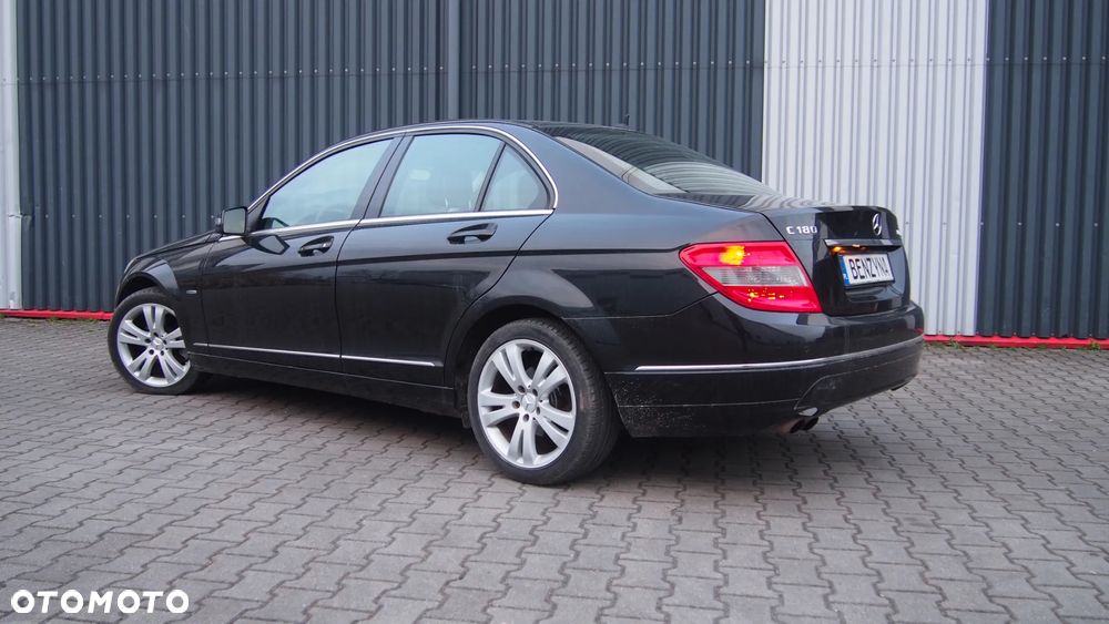 Mercedes-Benz Klasa C 180 Kompressor BlueEFFICIENCY Elegance - 13