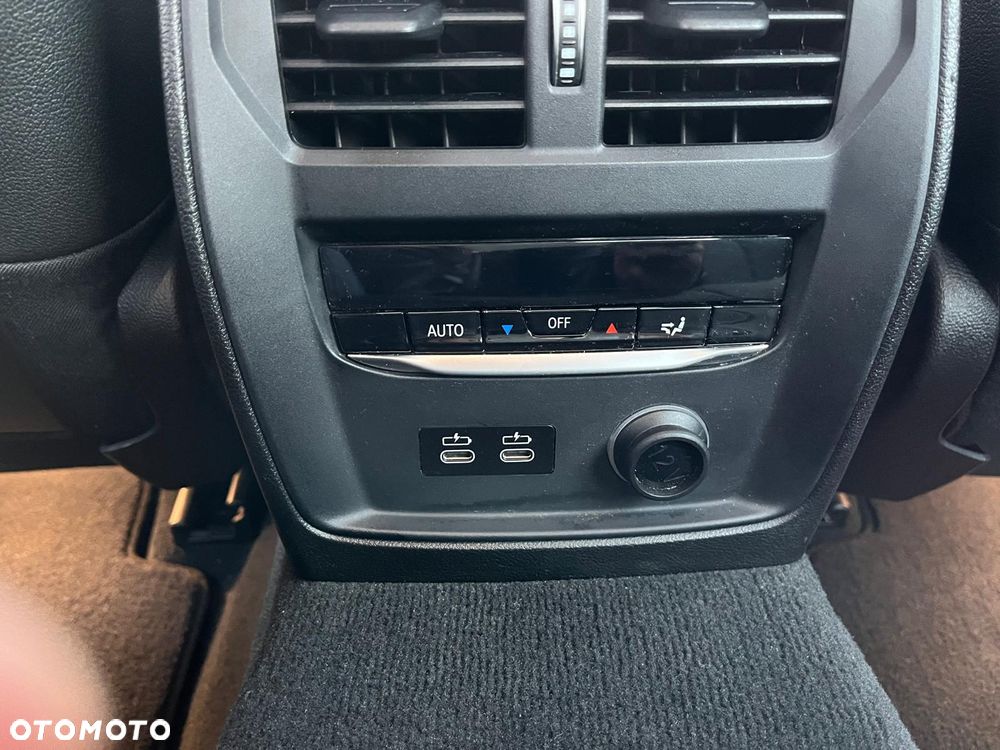 BMW Seria 3 330i xDrive - 18