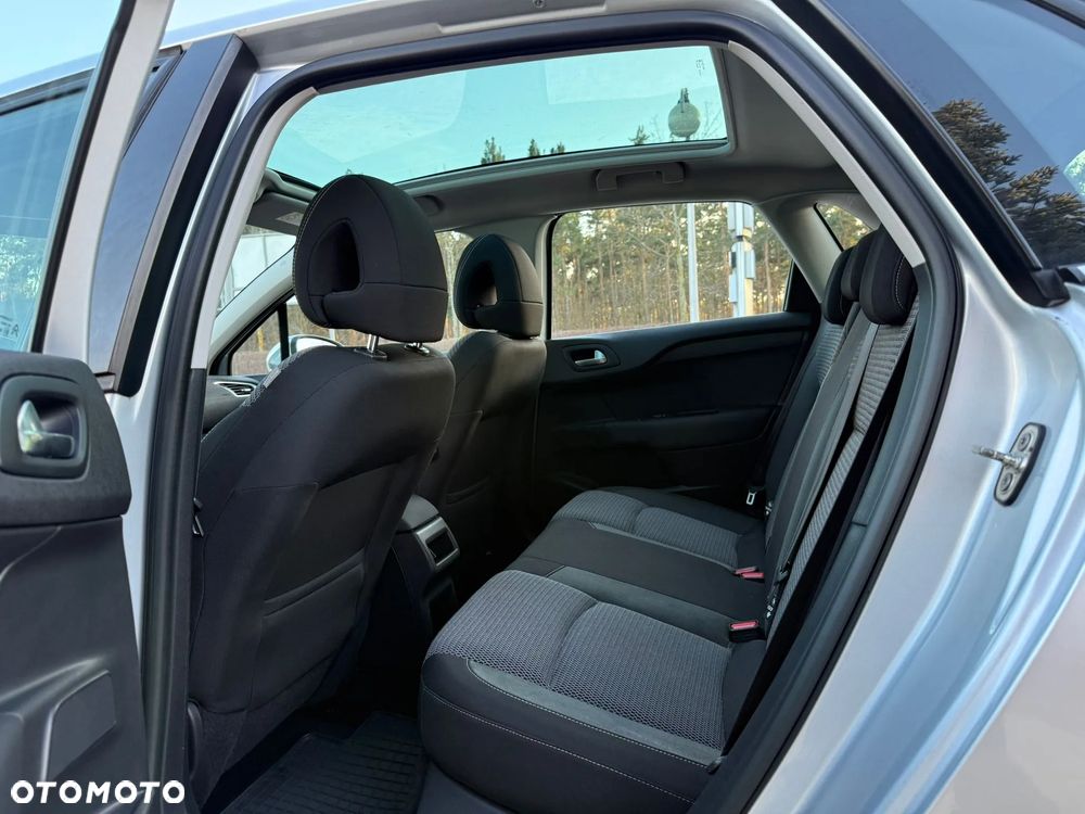 Citroën C4 e-HDi 115 Exclusive - 4