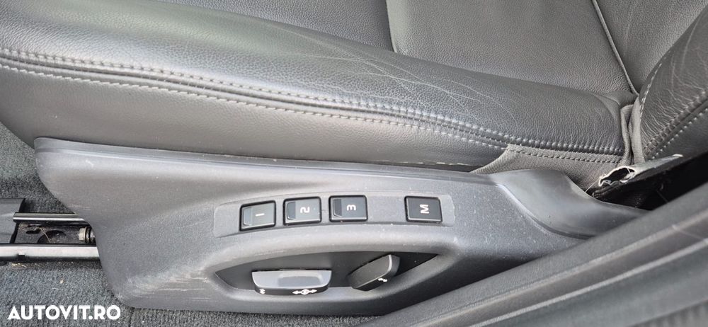 Volvo V60 D6 Plug-In-Hybrid AWD Geartronic Summum - 14