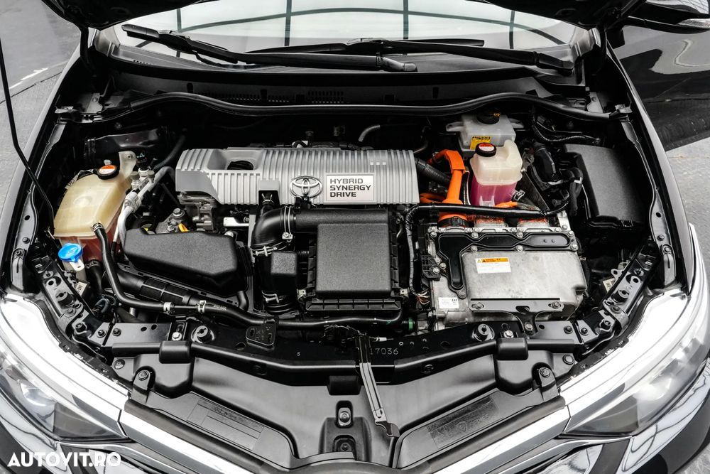 Toyota Auris 1.8 L VVT-i Sol + - 24