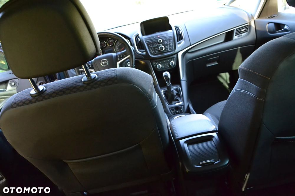 Opel Zafira - 9