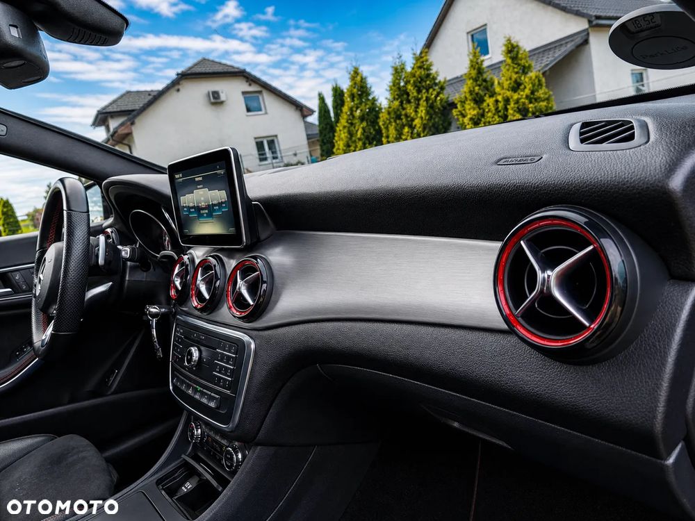 Mercedes-Benz CLA - 11