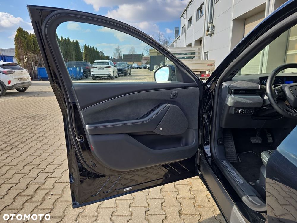 Ford Mustang Mach-E 91 kWh AWD GT - 24