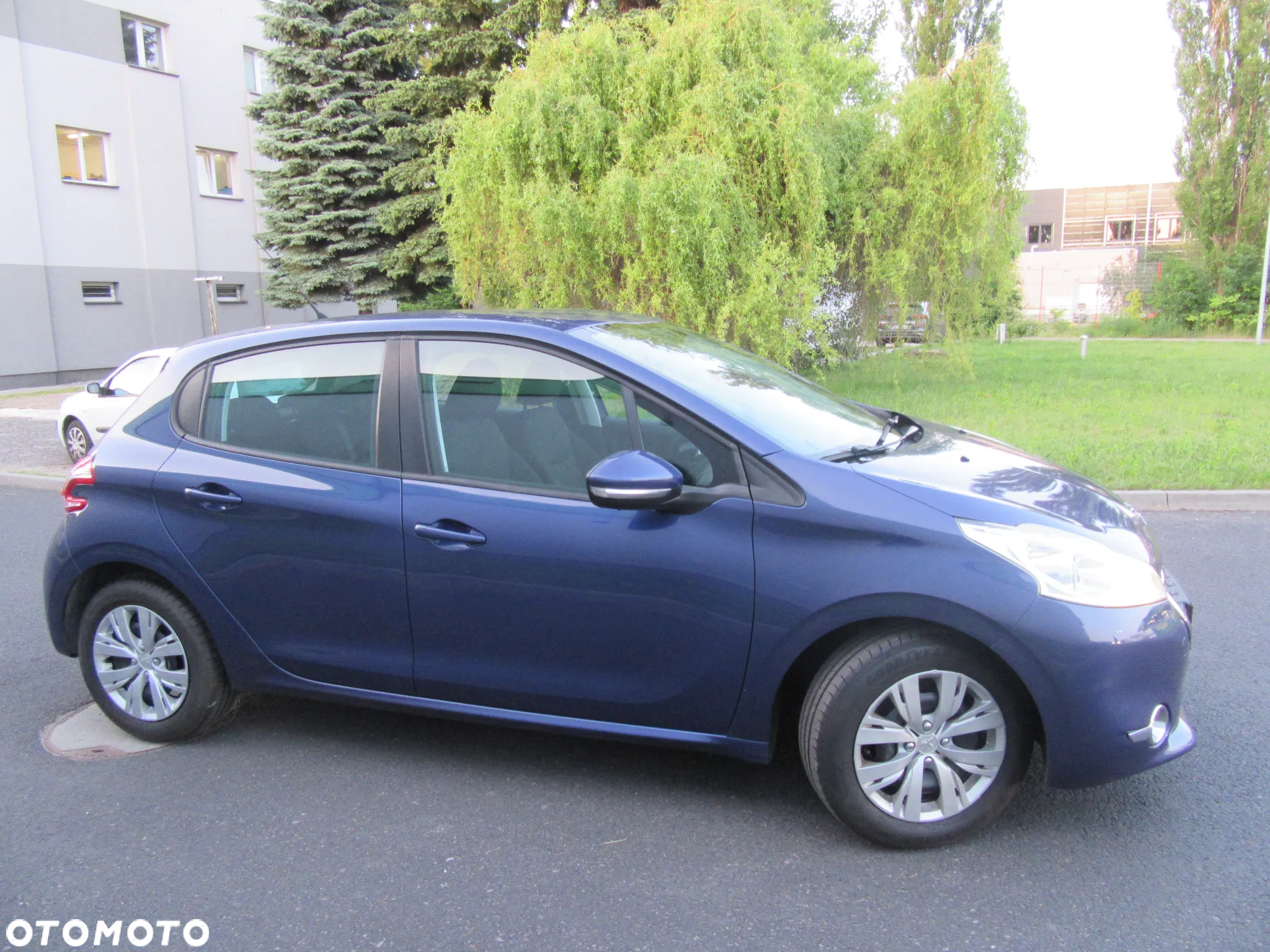 Peugeot 208 1.2 PureTech Allure - 4