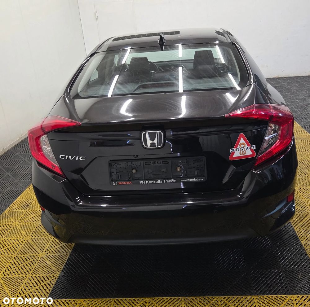 Honda Civic 1.5 i-VTEC Turbo Comfort - 4