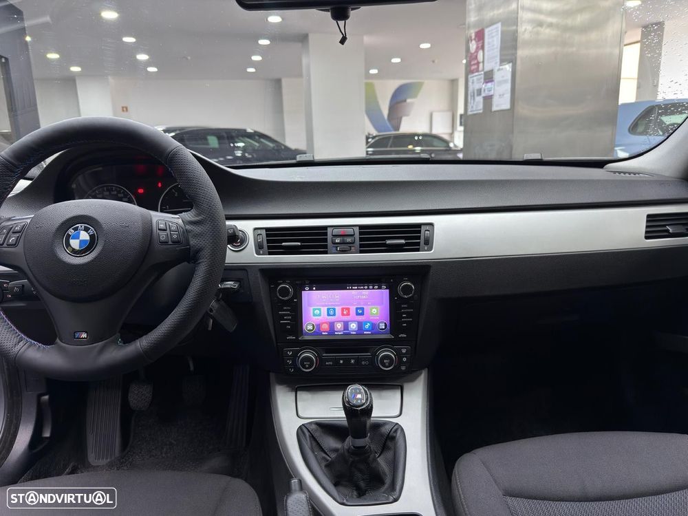 BMW 318 d Navigation Sport - 19