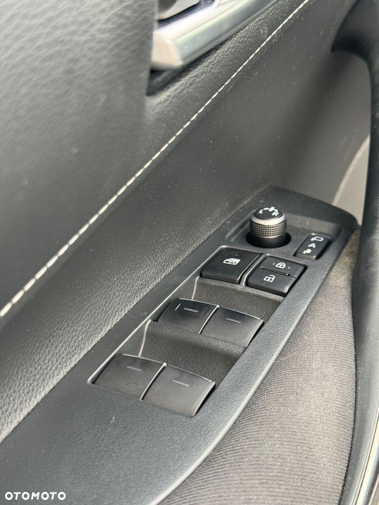 Toyota Corolla 2.0 Hybrid Executive - 16