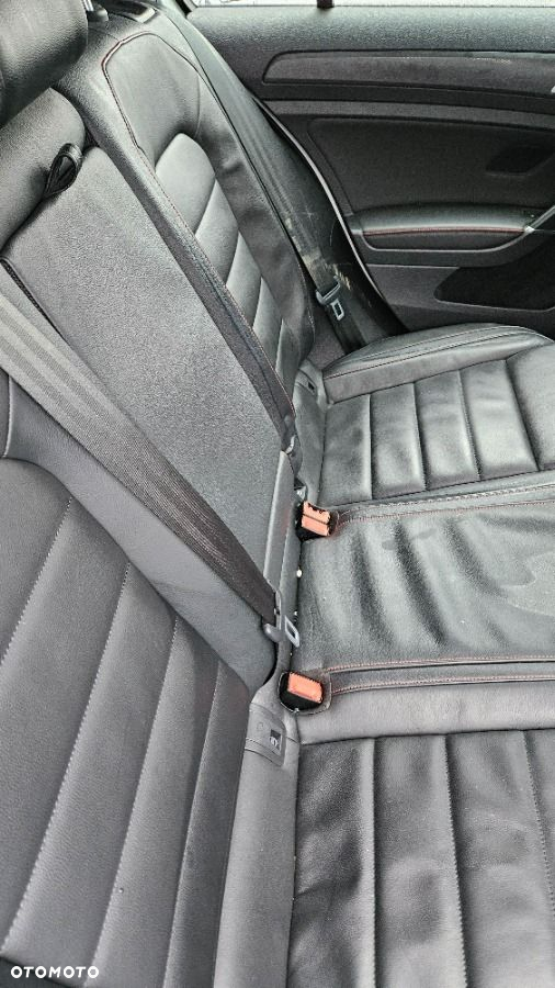 Volkswagen Golf - 9