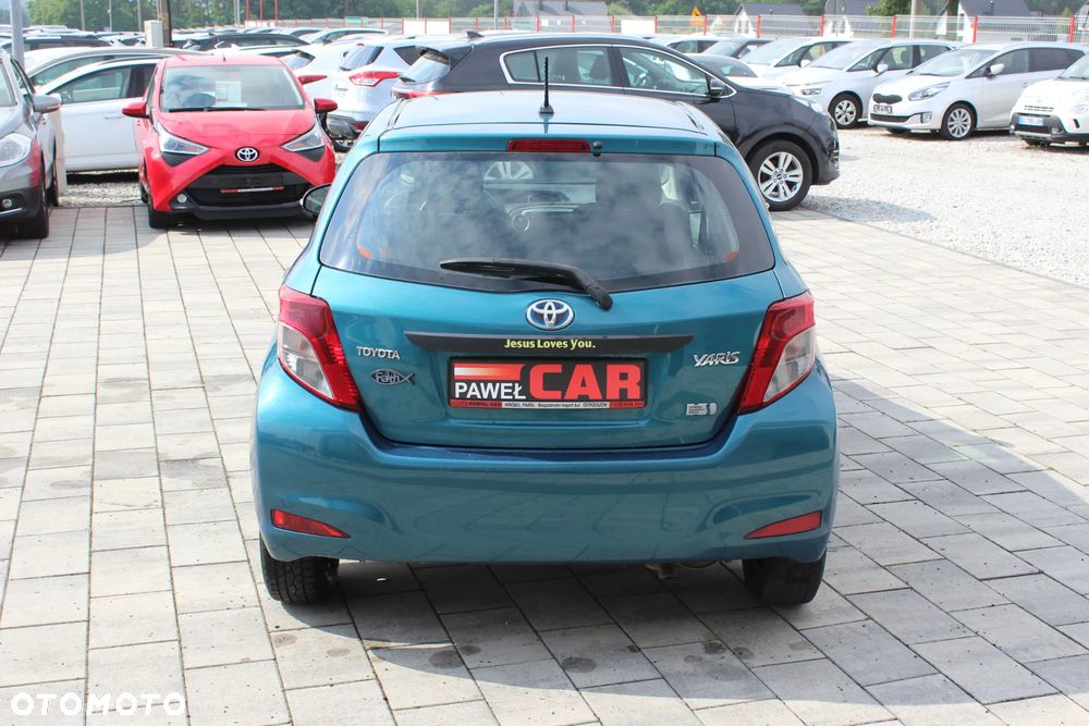 Toyota Yaris Hybrid 100 Premium - 8