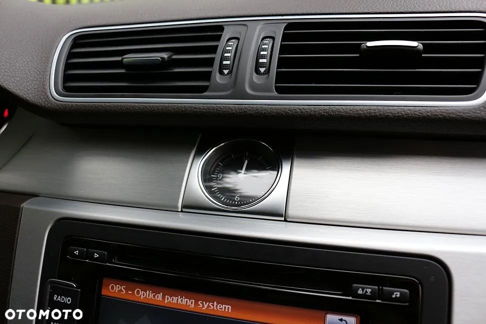 Volkswagen Passat Variant 2.0 TDI Highline - 16