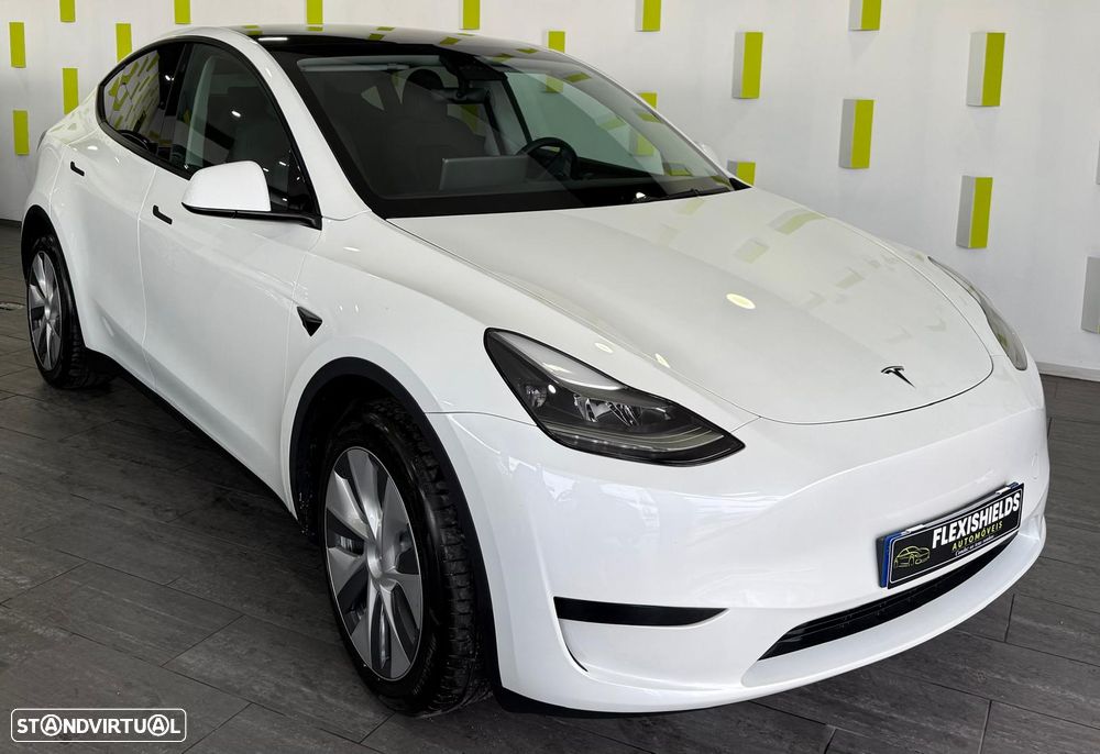 Tesla Model Y Standard RWD - 2