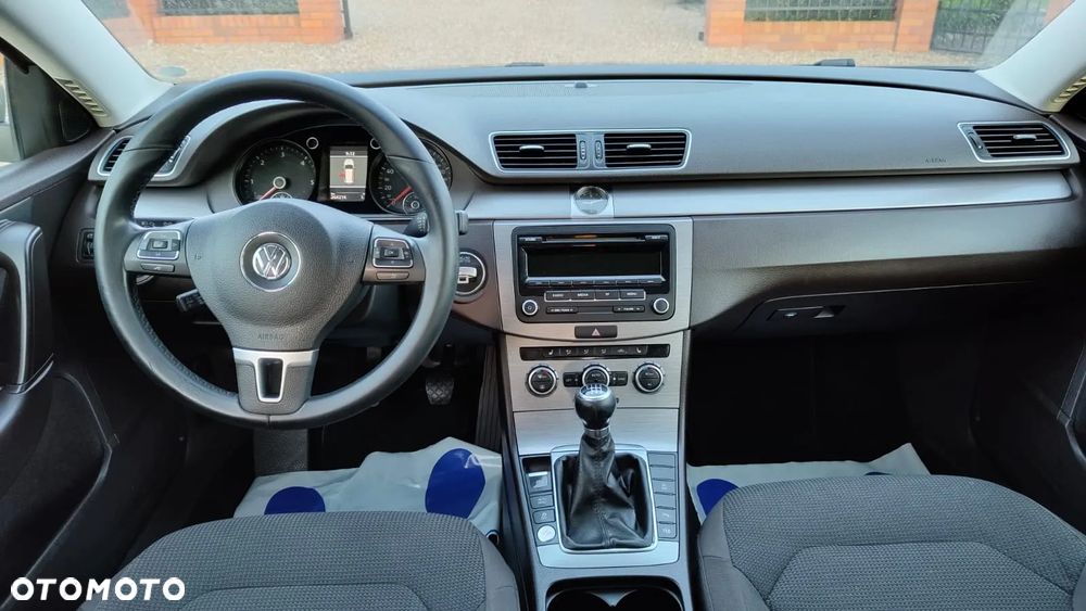 Volkswagen Passat 2.0 TDI Comfortline - 6