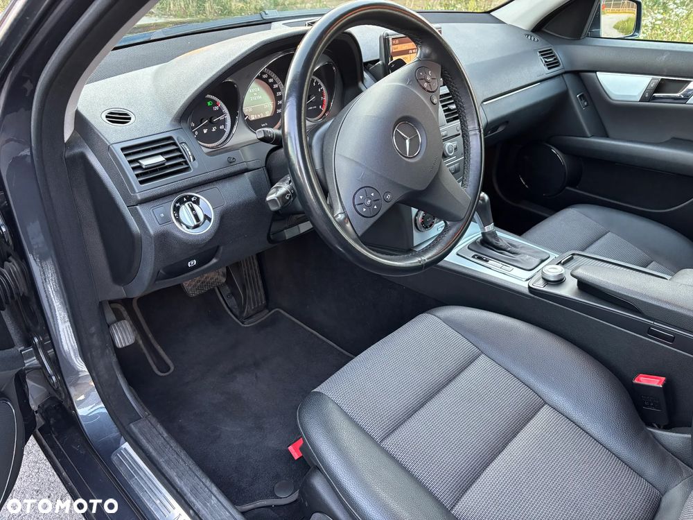 Mercedes-Benz Klasa C 200 T CGI Automatik BlueEFFICIENCY Avantgarde - 14