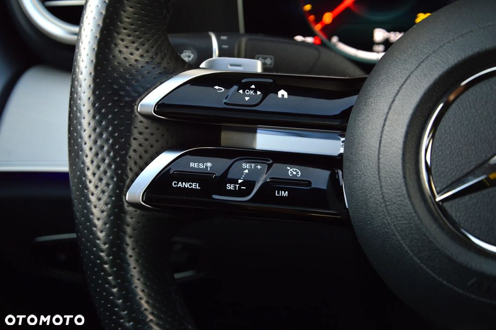 Mercedes-Benz Klasa E 220 d 4-Matic AMG - 24