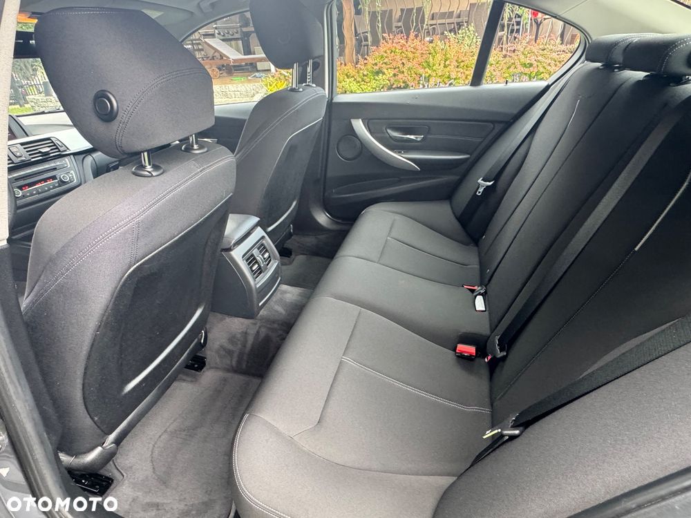 BMW Seria 3 316i Sport Line - 10
